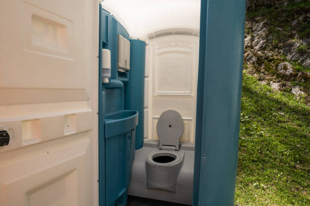 Best Portable bathroom rental  in Emporia, VA